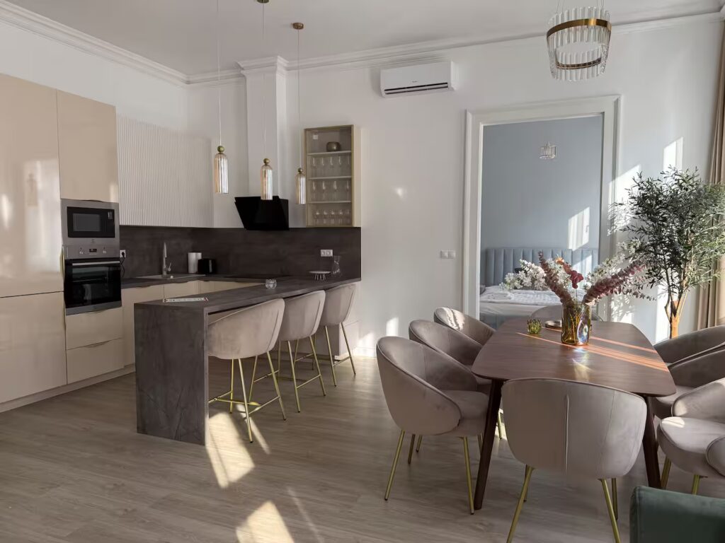 Dohány Grand Elite Residence - https://www.airbnb.hu/rooms/1606500921171374395?source_impression_id=p3_1788437138_P3jbHpXBjouujkV3&scroll_to_review=1749234847134903381&review_page_entrypoint=show_more